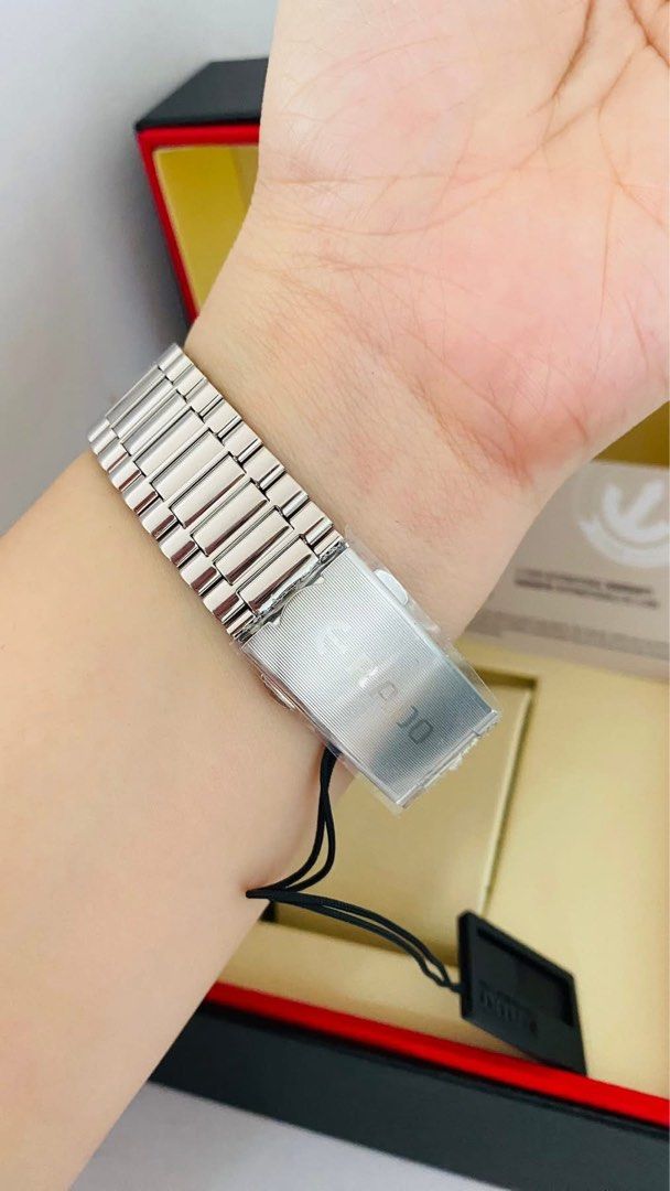 BRAND NEW Rado Diastar Watch (Category: Men's Watches) located in Manila. Submitted by annafinds (Listing ID 1396873723, Image 2). Description: ₱47,500 Auth BRAND NEW Rado Diastar Watch -35mm Case Size -Sapphire Glass -Black Dial -Swiss Made -Stainless Steel -Automatic Movement -Inclusion Card & Tag Only .