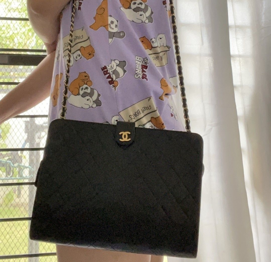 Chanel sling (Category: Luxury Bags & Wallets) located in Santa Rosa. Submitted by lbx89 (Listing ID 1396846694, Image 2). Description: Authentic Classic Chanel piece please check photos for condition. As this is a preloved vintage piece, please expect signs of wear that shows its character. ailee zip all sales are final.