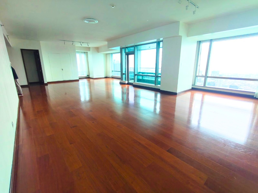 (Category: ) located in . Submitted by thatsbrokerraven (Listing ID 1396900375, Image 1). Description: .
