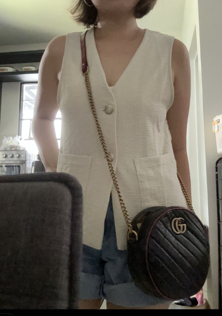Gucci marmont sling (Category: Luxury Bags & Wallets) located in Santa Rosa. Submitted by lbx89 (Listing ID 1396888057, Image 3). Description: guaranteed authentic please see pictures and manage expectations.