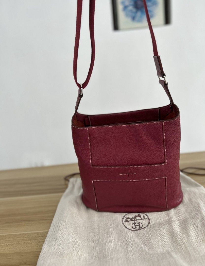 Hermes Good news (Category: Luxury Bags & Wallets) located in Santa Rosa. Submitted by lbx89 (Listing ID 1396859960, Image 2). Description: Authentic Hermes good news please see pictures.