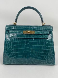 (Kategori: ) berada di . Dikirim oleh affalux.collection (ID iklan 1396864666, Gambar 1). Deskripsi: .