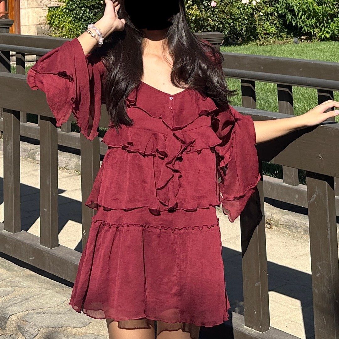 H&M Divided red dress with ruffles (Category: Dresses) located in Manila. Submitted by cchaiprincess (Listing ID 1396977997, Image 2). Description: Negotiable !! > cash first MOP: gcash - H&M Divided Burgundy Dress - Size: XXS (can fit up to medium) - Features: Square neckline, long sleeves, ruffle and button details - Lightweight rfs: alr used it twice.