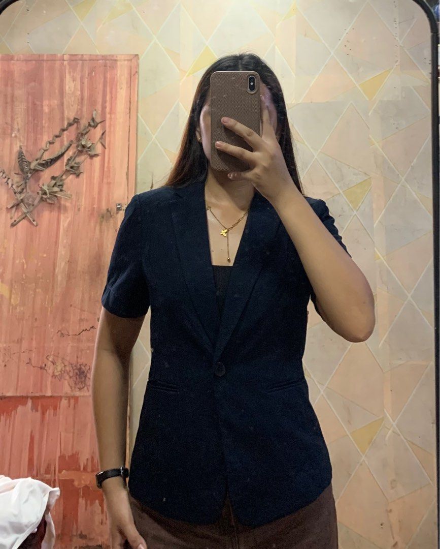 H&M SHORT SLEEVE BLAZER (Category: Coats, Jackets and Outerwear) located in Bislig. Submitted by styleeee (Listing ID 1396875816, Image 2). Description: size small-medium.