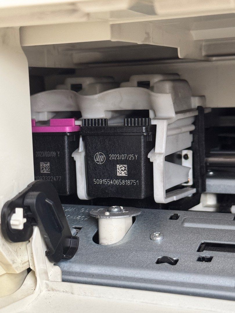HP DeskJet 3635 All-in-One Printer (Category: Printers, Scanners & Copiers) located in Mandaluyong City. Submitted by abbottworks (Listing ID 1396900700, Image 2). Description: Selling old HP Deskjet ink advantage 3635 Model printer. Location Mandaluyong..