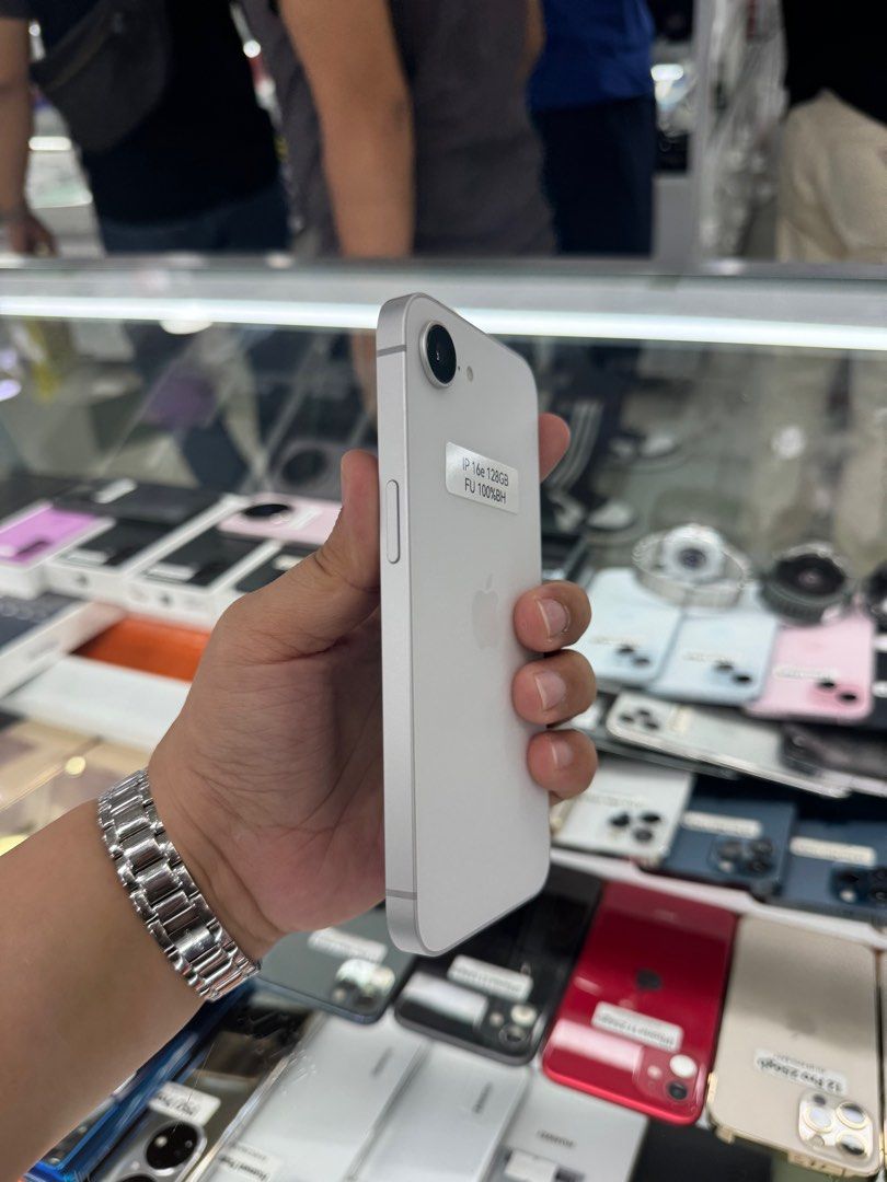 Iphone 16e 128gb FU 100% batt NTC (Category: iPhone 16 Series) located in San Juan City. Submitted by javedsgadgetshop (Listing ID 1396918025, Image 2). Description: INSTALLMENT OPTIONS : SPAY LATER / GGIVES / CREDIT CARD! WE BUY AND SELL SO PWEDE MAGBINTA OR SWAP ! Quick Specs : 💵 Iphone 16e •128gb •NTC Variant •100% batt health •Factory Unlock •100% Smoothness •No hidden issue | No Repaired •100% Authentic | Not Refurbished •w/ BOX Charger & s