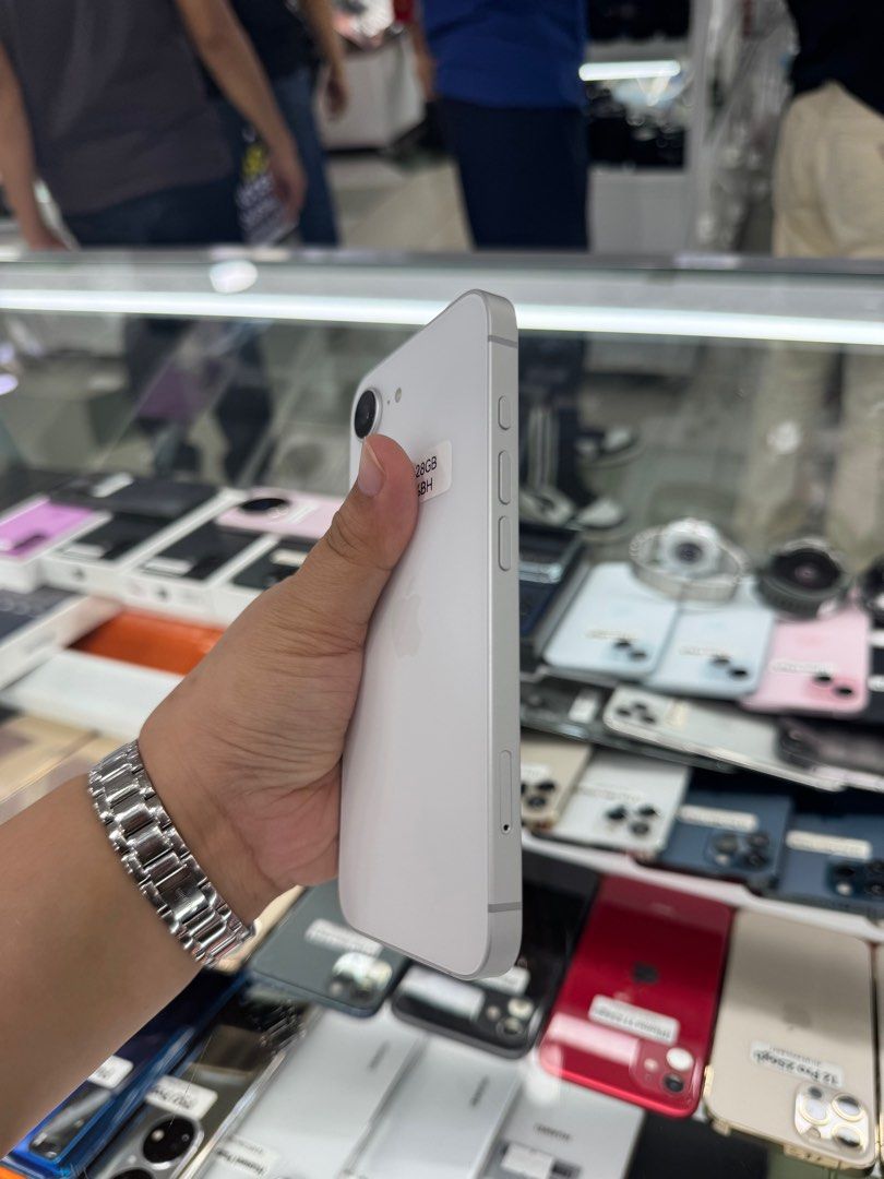 Iphone 16e 128gb FU 100% batt NTC (Category: iPhone 16 Series) located in San Juan City. Submitted by javedsgadgetshop (Listing ID 1396918025, Image 3). Description: INSTALLMENT OPTIONS : SPAY LATER / GGIVES / CREDIT CARD! WE BUY AND SELL SO PWEDE MAGBINTA OR SWAP ! Quick Specs : 💵 Iphone 16e •128gb •NTC Variant •100% batt health •Factory Unlock •100% Smoothness •No hidden issue | No Repaired •100% Authentic | Not Refurbished •w/ BOX Charger & s