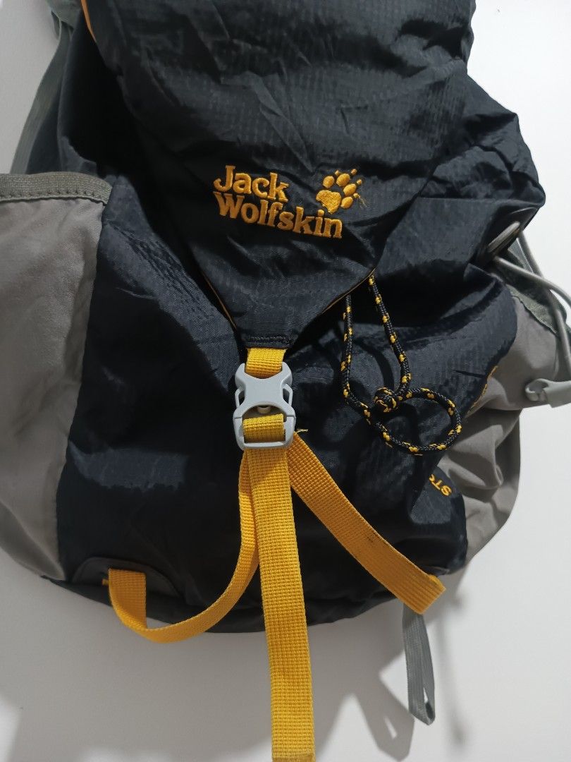 Jack Wolfskin Stowaway 22 Backpack Packable outdoor bag (Category: Backpacks) located in Cotabato. Submitted by silvervintage77 (Listing ID 1396861901, Image 3). Description: Jack Wolfskin Stowaway 22 Backpack Packable outdoor bag excellent 10/10 color rate No issue Good as new.
