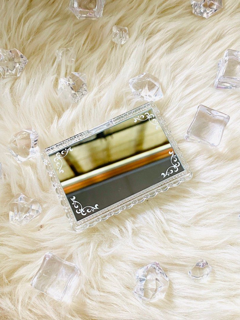 JILL STUART BROW KIT (Category: Makeup) located in Pagsanjan. Submitted by lavishbyji22912 (Listing ID 1396929073, Image 2). Description: BRAND NEW RFS DAMI KO NG BROW KIT NEVER USED AUTHENTIC SEE PHOTOS.