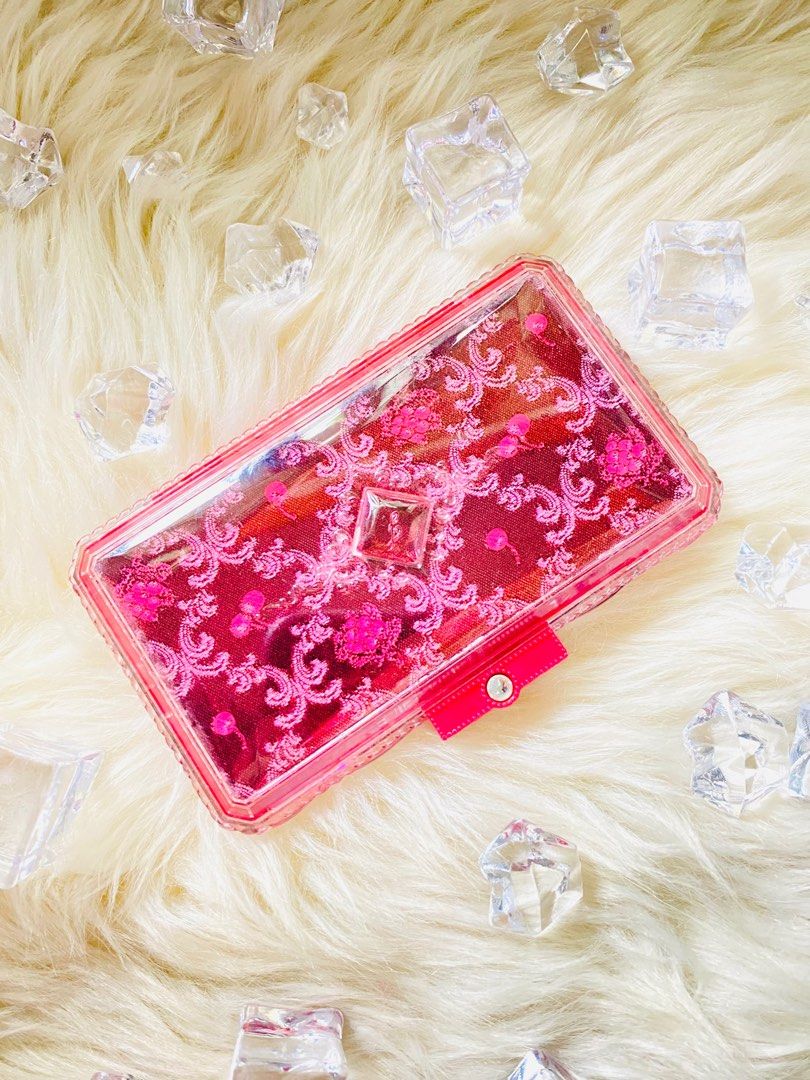 JILL STUART EYESHADOW PALETTE OMBRE (Category: Makeup) located in Pagsanjan. Submitted by lavishbyji22912 (Listing ID 1396890930, Image 2). Description: 100% AUTHENTIC BOUGHT IN JAPAN FEW TIMES KO LANG NAGAMIT SEE PHOTOS.