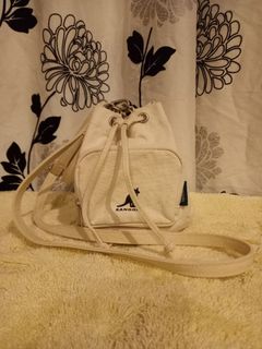 (Category: ) located in . Submitted by brandsforless88 (Listing ID 1396999017, Image 1). Description: .