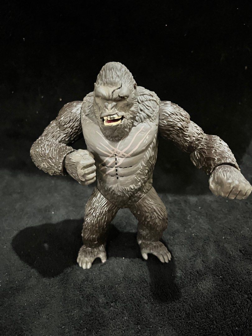 King kong action toy figure (Category: Figurines & Statues) located in Caloocan City. Submitted by snapshop_ph (Listing ID 1396897511, Image 1). Description: - working condition - approx 5 inches tall - flaw on left eye please check on pic - 450.