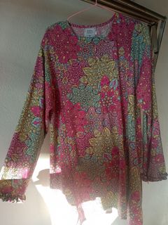 (Category: ) located in . Submitted by aina.s.wardrobe (Listing ID 1396952777, Image 1). Description: .