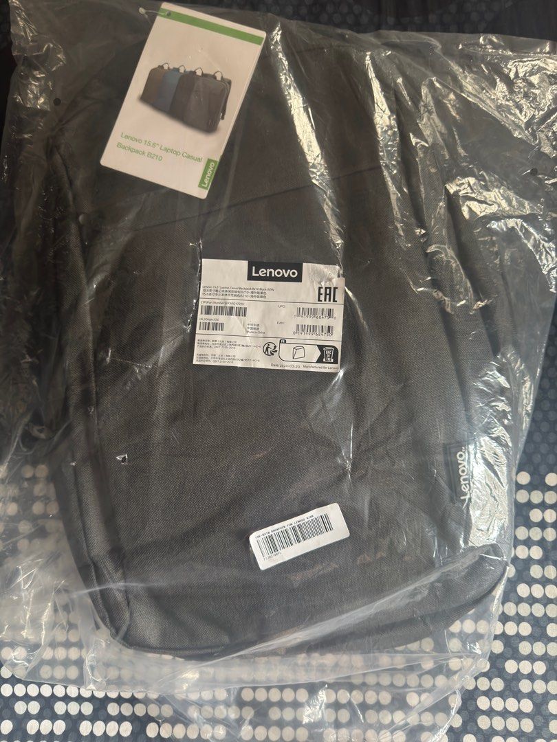 Lenovo Laptop Bag (Category: Laptop Bags & Sleeves) located in Caloocan City. Submitted by knackknicks (Listing ID 1396888388, Image 3). Description: Brand new Lenovo laptop bag. Never used. RFS: I use a different bag for my laptop..