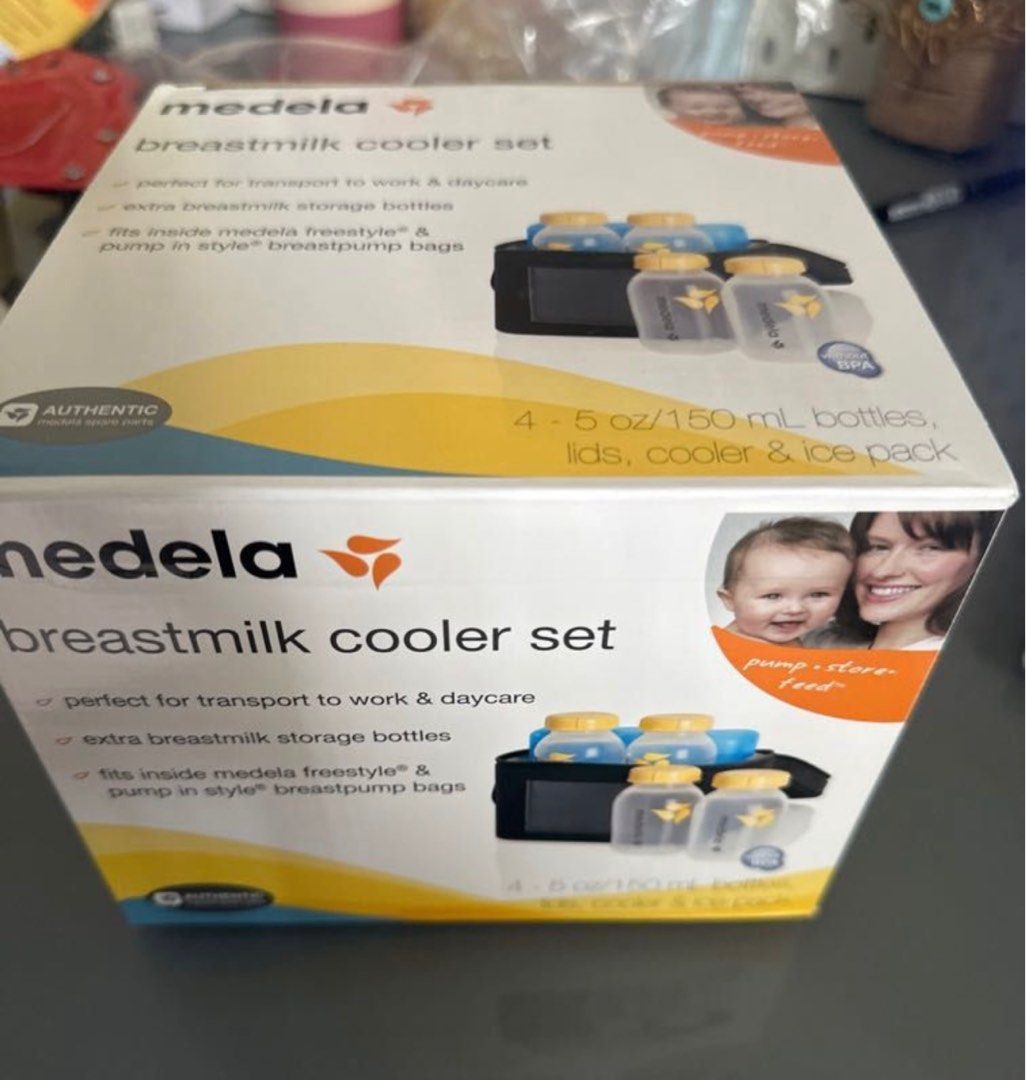 Medela Breast Milk Storage Cooler Bag (Category: Breastfeeding & Bottle Feeding) located in Quezon City. Submitted by cai_wong (Listing ID 1392449963, Image 2). Description: Contains: (1) Cooler Bag, (1) Contoured Ice Pack, (4) 5 oz/150 ml bottles, (4) solid lids..