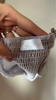 (Category: ) located in . Submitted by clothes96 (Listing ID 1396894333, Image 1). Description: .