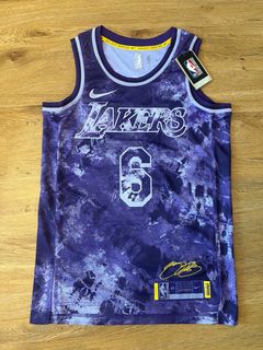 (Category: ) located in . Submitted by AuthenticBargainHoopsStore (Listing ID 1396853767, Image 1). Description: .