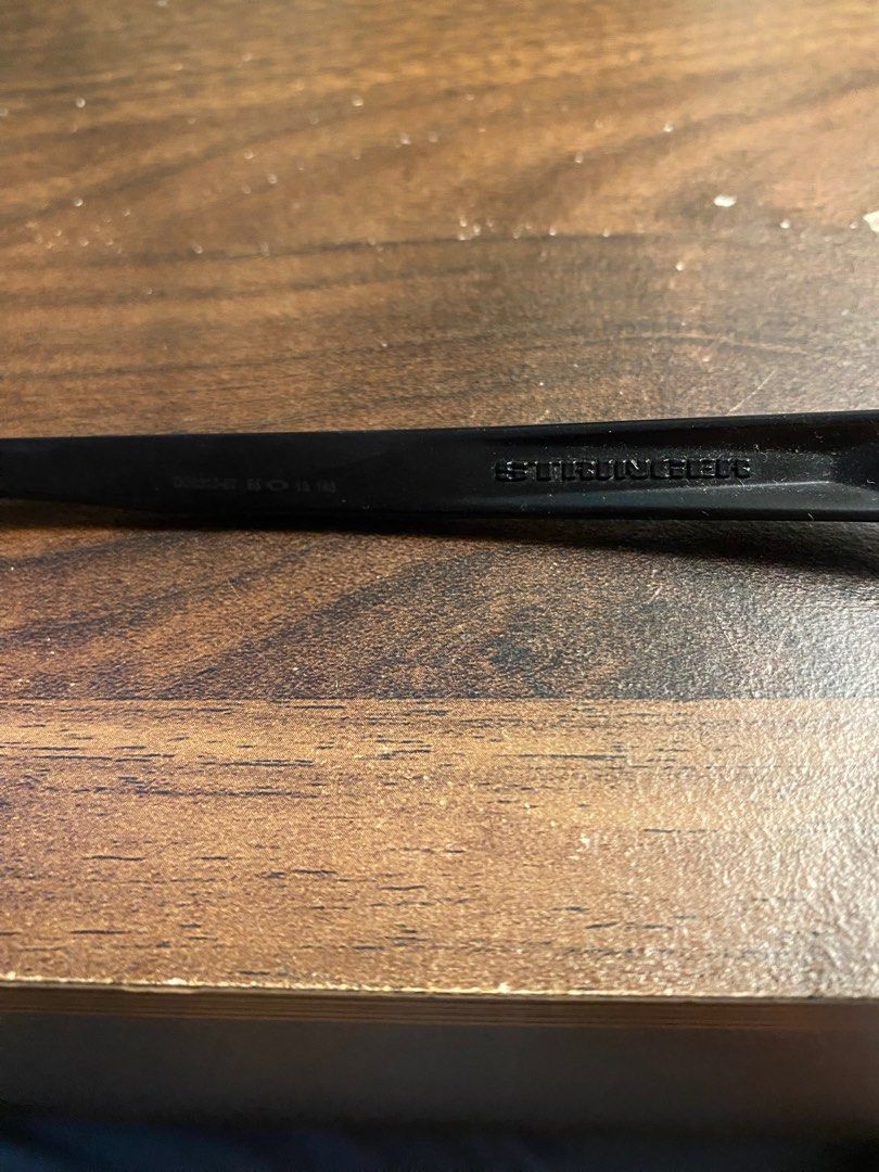 Oakley Stringer (Category: Sunglasses & Eyewear) located in Puchong. Submitted by orisajo (Listing ID 1397003720, Image 3). Description: - Black Oakley eyeglasses - Rectangular frame - Features Oakley logo on arms -size 55 - Clear lenses - Durable frame material - Suitable for everyday use.