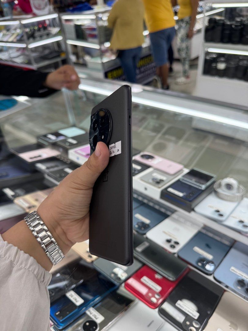 Oneplus 12R 256gb Global FU (Category: OnePlus) located in San Juan City. Submitted by javedsgadgetshop (Listing ID 1396915448, Image 3). Description: INSTALLMENT OPTIONS : SPAY LATER / GGIVES / CREDIT CARD! WE BUY AND SELL SO PWEDE MAGBINTA OR SWAP ! Quick Specs : 💵 Oneplus 12R •256gb •NTC Variant •Good batt health •Factory Unlock •98% Smoothness •No hidden issue | No Repaired •100% Authentic | Not Refurbished •w/ Box Charger & store warranty ❣