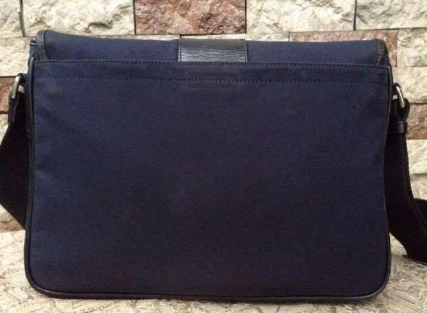Original Coach Messenger Bag (Category: Sling Bags) located in Marikina City. Submitted by arrveefm (Listing ID 1396855267, Image 3). Description: Selling at Php 3,200.00 (Shipping NOT yet already Included) FIXED PRICE!!! We do not entertain hagglers. -- In tagalog bawal "TUMAWAD". "Never expect flawless quality from Used/Pre-Owned items, otherwise might as well buy brand new. Price has already been considered on the item's current condition. -- 