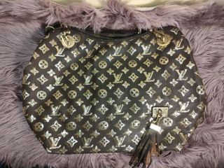 (Category: ) located in . Submitted by 4bypreloved (Listing ID 1369921403, Image 1). Description: .