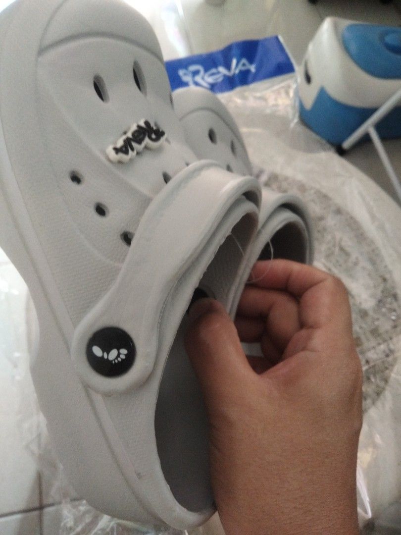 Reva Aladin Gray Sandals Size 30 (Category: Babies & Kids Fashion) located in Marikina City. Submitted by mbf0911 (Listing ID 1396846328, Image 3). Description: - Reva Aladin sandals - Color: Gray - Size: 30 - Features Reva logo - Back strap design - Original price: P299.00 - Distributed by: Unisport Marketing Corp..
