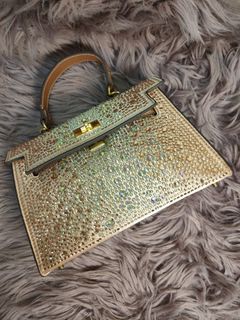 (Category: ) located in . Submitted by 4bypreloved (Listing ID 1396969882, Image 1). Description: .