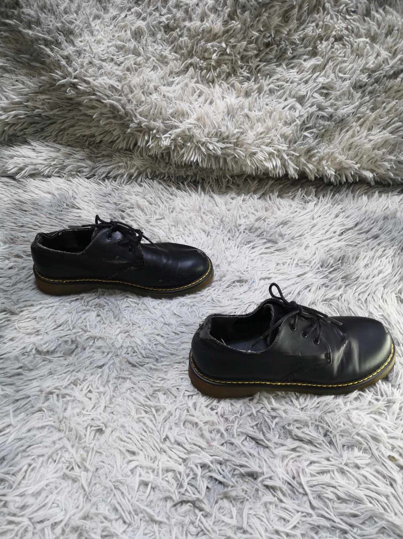 Round Toe leather lace Up Shoes (Category: Flats & Sandals) located in Santa Cruz. Submitted by jmy_surplus.2 (Listing ID 1396998137, Image 3). Description: Size ; 23cm Color ; Black Type ; lace up Brand ; No brand Material ; Leather Style ; Black leather Lace Up LR 139 JMY 5 Batch #156.