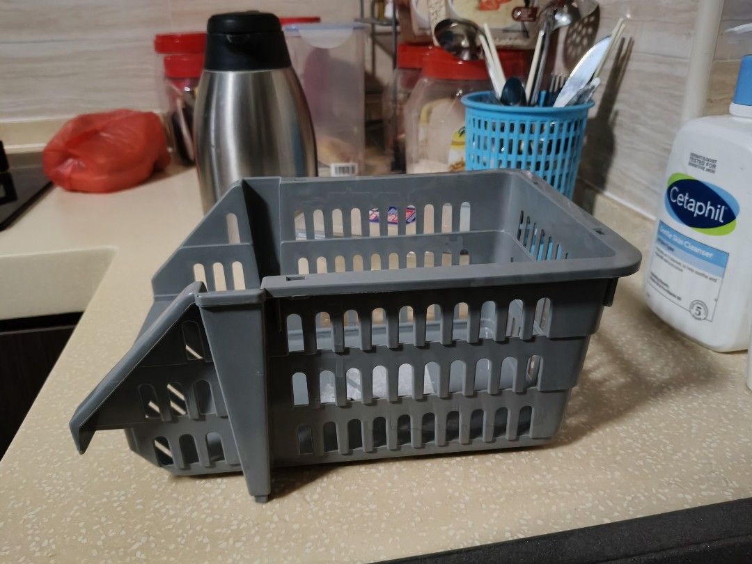 Stackable Grey Storage Baskets (Category: Storage Boxes & Baskets) located in Singapore. Submitted by limaufleur (Listing ID 1397009709, Image 3). Description: - I have about 4 - 5 of these - QYOP.