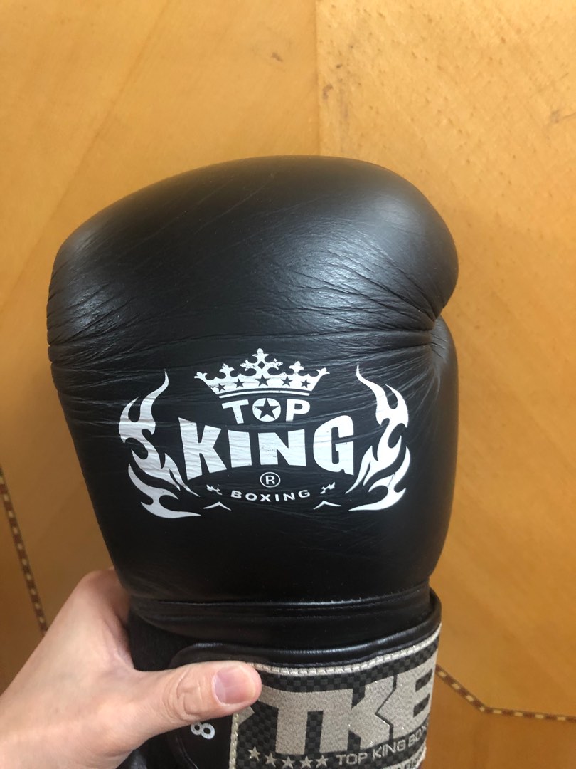 Top King Boxing Gloves 8oz 拳套冇臭味, 運動產品, 其他運動配件- Carousell