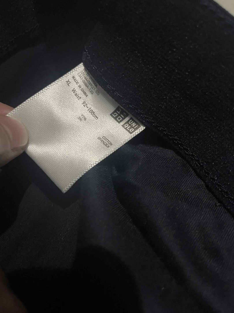 Uniqlo Ankle Pants Midnight Blue Stretch (Category: Trousers) located in Manila. Submitted by ulan1219 (Listing ID 1396992474, Image 2). Description: Uniqlo Ankle Pants Midnight Blue Stretch - W: 36-40 - L: 38 - Good as new.