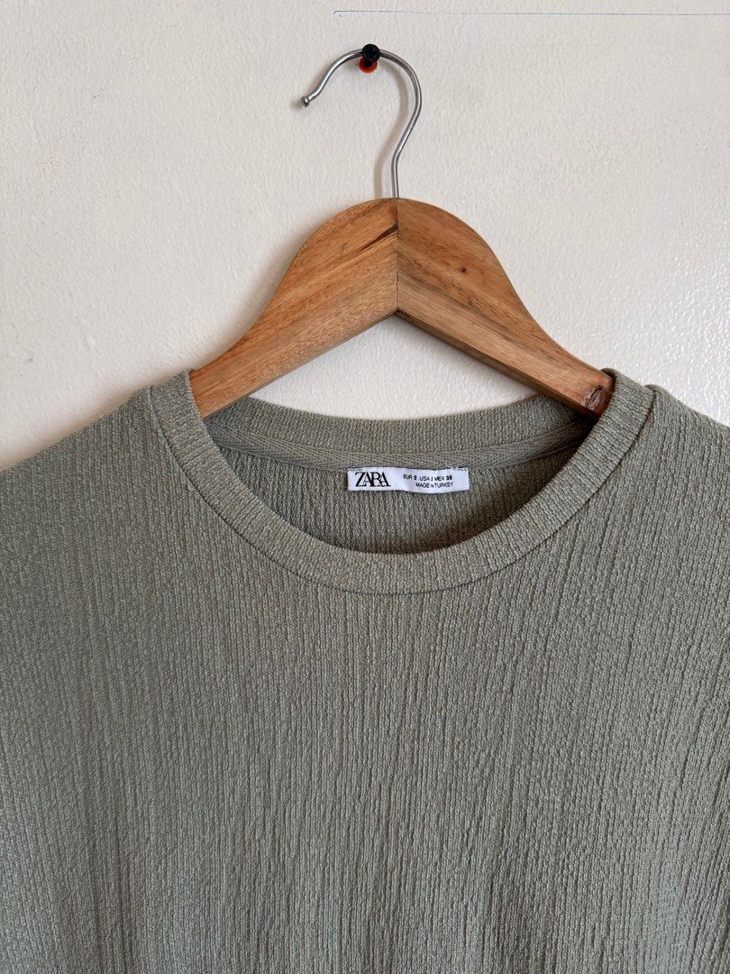 ZARA CREASED EFFECT SHIRT (Category: Tshirts & Polo Shirts ) located in Pasig City. Submitted by jun0555 (Listing ID 1396846906, Image 2). Description: .