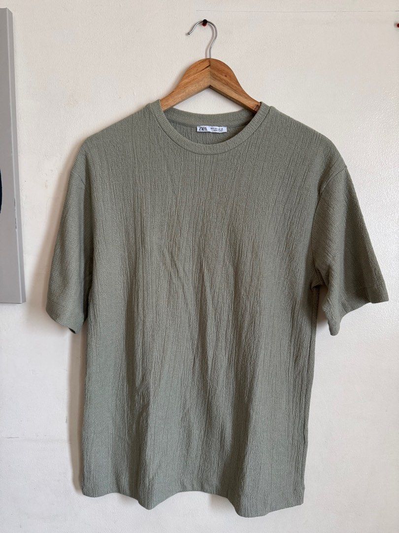 ZARA CREASED EFFECT SHIRT (Category: Tshirts & Polo Shirts ) located in Pasig City. Submitted by jun0555 (Listing ID 1396846906, Image 1). Description: .