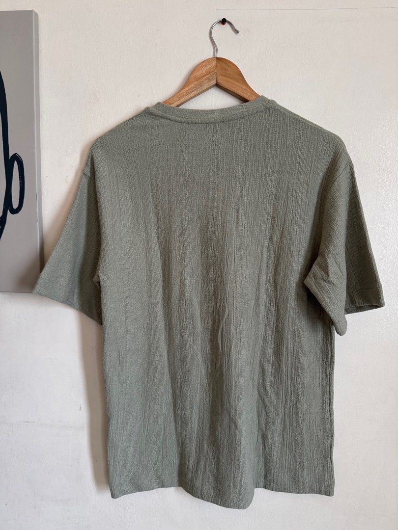 ZARA CREASED EFFECT SHIRT (Category: Tshirts & Polo Shirts ) located in Pasig City. Submitted by jun0555 (Listing ID 1396846906, Image 3). Description: .