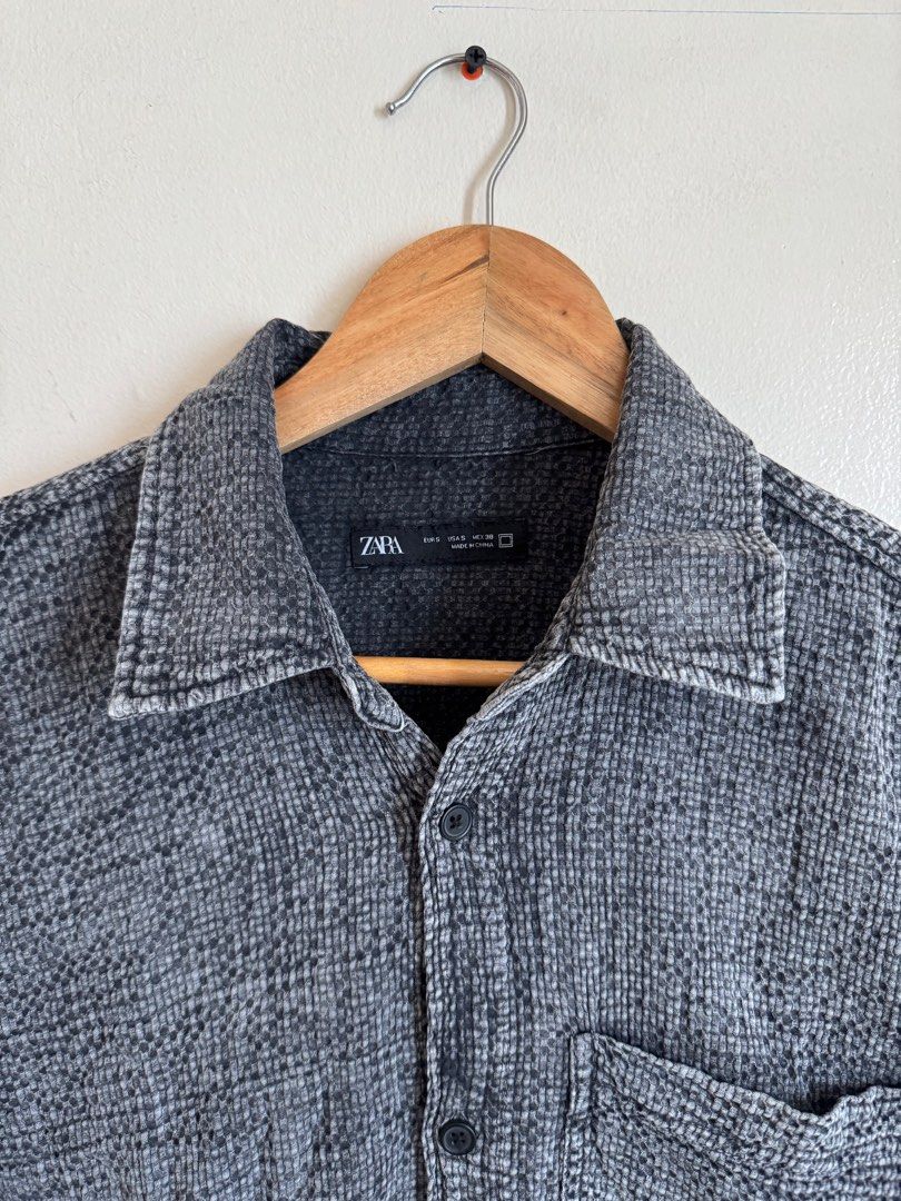 ZARA FADED TEXTURED SHIRT (Category: Tshirts & Polo Shirts ) located in Pasig City. Submitted by jun0555 (Listing ID 1396846713, Image 3). Description: Good as new, used only 1-2x. .