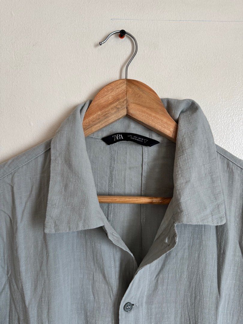 ZARA LIGHTWEIGHT COTTON SHIRT (Category: Tshirts & Polo Shirts ) located in Pasig City. Submitted by jun0555 (Listing ID 1396845773, Image 3). Description: Good as new. Used only 2-3x.