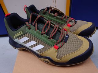 Adidas 行山出售| 波鞋| Carousell Hong Kong