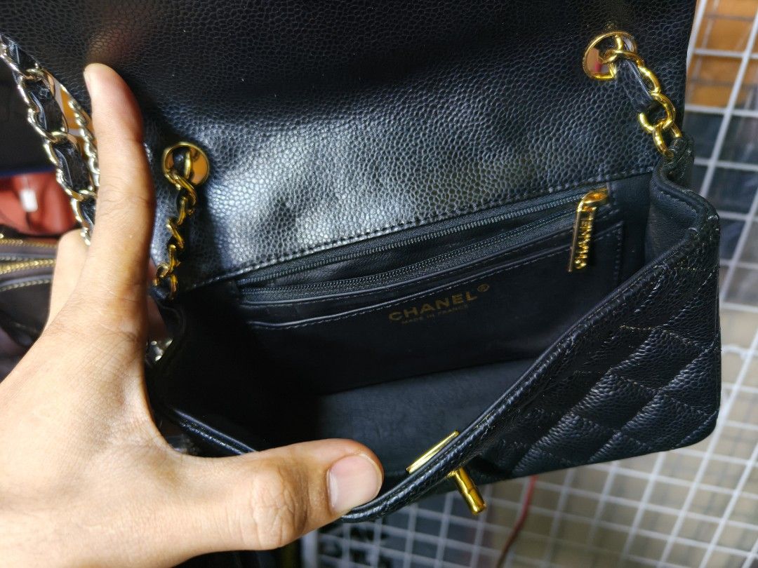 Chanel single FlAP (Category: Luxury Bags & Wallets) located in Davao. Submitted by navil01 (Listing ID 1397202361, Image 3). Description: chanel single flap sling small size CC under zipper marking.