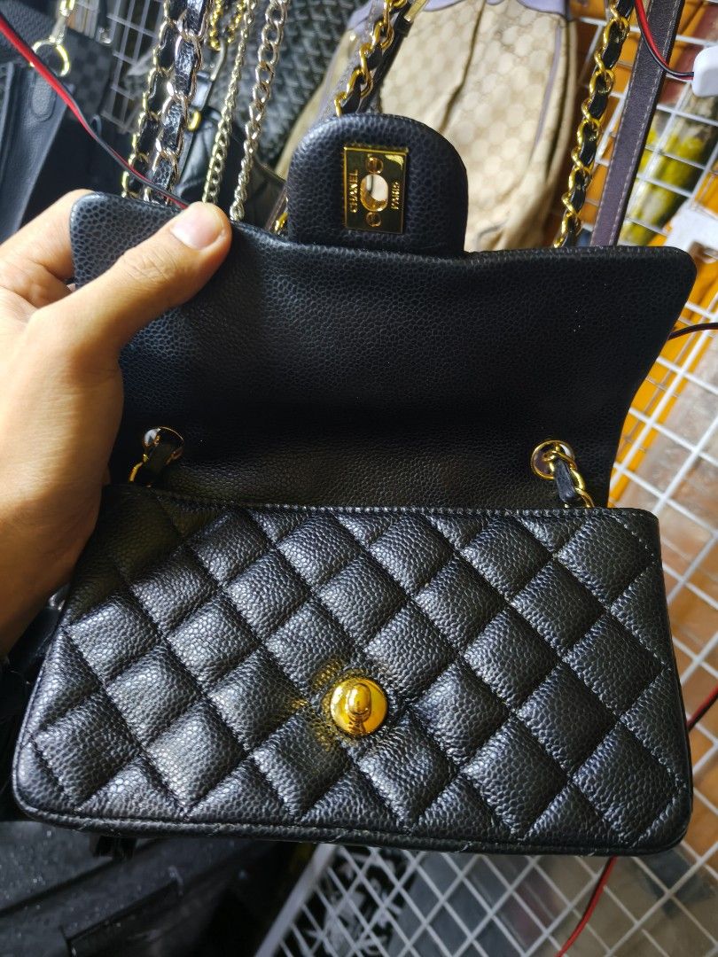 Chanel single FlAP (Category: Luxury Bags & Wallets) located in Davao. Submitted by navil01 (Listing ID 1397202361, Image 2). Description: chanel single flap sling small size CC under zipper marking.