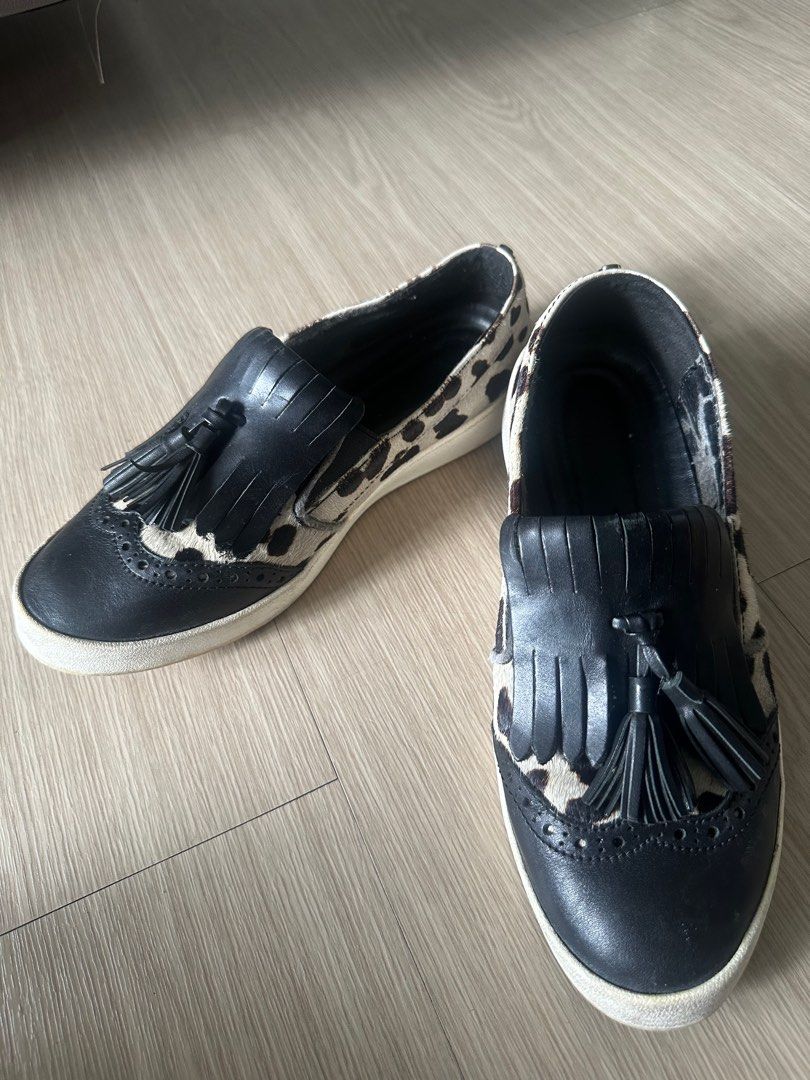 Cole Haan grand zero loafers black (Category: Loafers) located in Pasig City. Submitted by mysavvychic (Listing ID 1397165995, Image 1). Description: .
