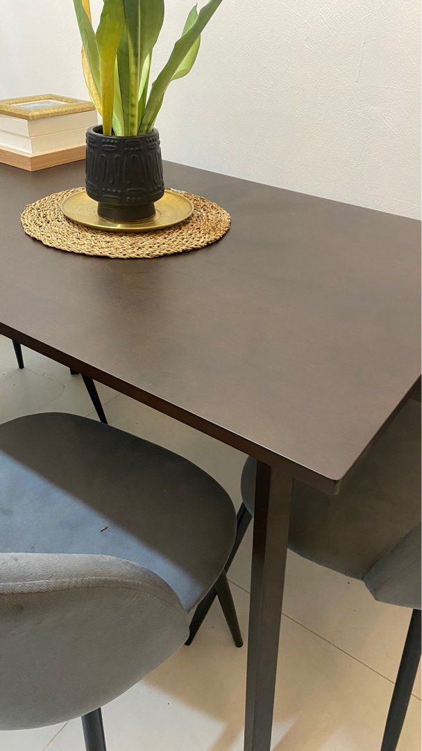 Dining table (Category: Table Linen & Textiles) located in Kajang. Submitted by cikinnicikin (Listing ID 1397073540, Image 2). Description: Meja makan untuk 4 seater Tak termasuk kerusi ❌ Condition like new Cuma ade sikit stain boleh cuci Beli kedai perabot luar harga asal RM 680 Sebab jarang sangat guna Harga fix Self pick up - Bangi .