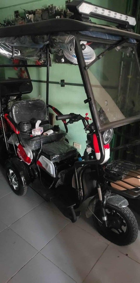 Ebike 3 seater (Category: Motorbikes for Sale) located in Angeles City. Submitted by silvercat_f21423 (Listing ID 1397160566, Image 1). Description: complete tarapal bubong roof led lights extra side mirror free electric fan 1200watts motor makinis dahil bago palang..