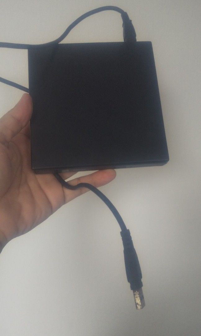 External DVD (Category: Hard Disks & Thumbdrives) located in Carmona. Submitted by rpute (Listing ID 1397046817, Image 2). Description: No Warranty (as-is).