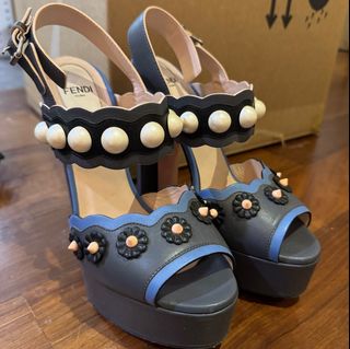 (Category: ) located in . Submitted by your_exs_closet (Listing ID 1397159864, Image 1). Description: .