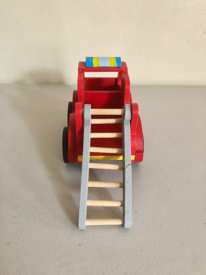 Fizzy Pompi Wooden Fire Truck (Category: Kids Toys) located in Imus. Submitted by dyelinn (Listing ID 1397068004, Image 2). Description: ✨PRELOVED 🇬🇧 Fizzy Pompi Fire Truck Flaw: Small crack on ladder (fix with wood glue) ₱280.