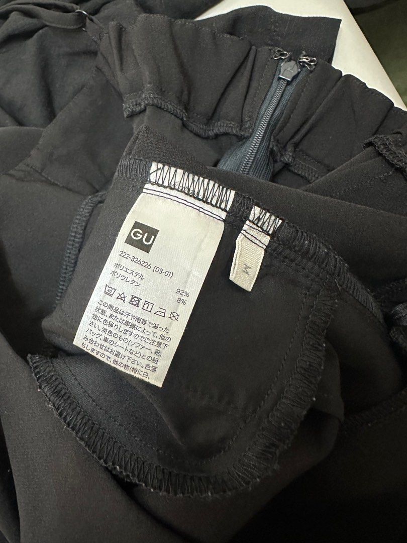 GU Black Suspender Dress - Size M (Category: Dresses) located in Quezon City. Submitted by madmaxx70 (Listing ID 1397095883, Image 3). Description: - GU black suspender dress - Midi length - Straight silhouette - Zipper closure at the back - Material: Polyester and polyurethane - Size M.