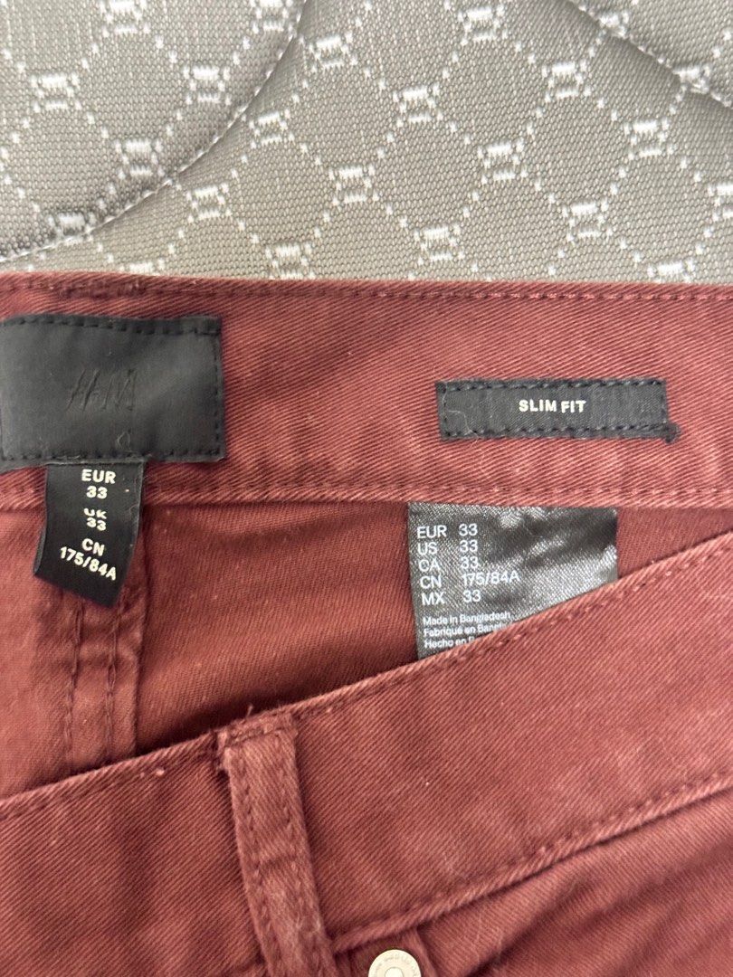 H&M Slim Fit Jeans - Size 33 (Category: Jeans) located in Cavite. Submitted by _prelovedni (Listing ID 1397164495, Image 2). Description: - H&M Slim Fit Jeans - Size: 33 - Color: Reddish-brown - Design: Classic five-pocket - Made in Bangladesh - Perfect for everyday wear - Offers both comfort and a modern look.