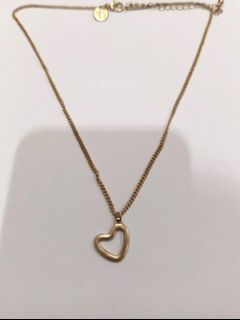 (Category: ) located in . Submitted by everlynclothes00 (Listing ID 1397052540, Image 1). Description: .