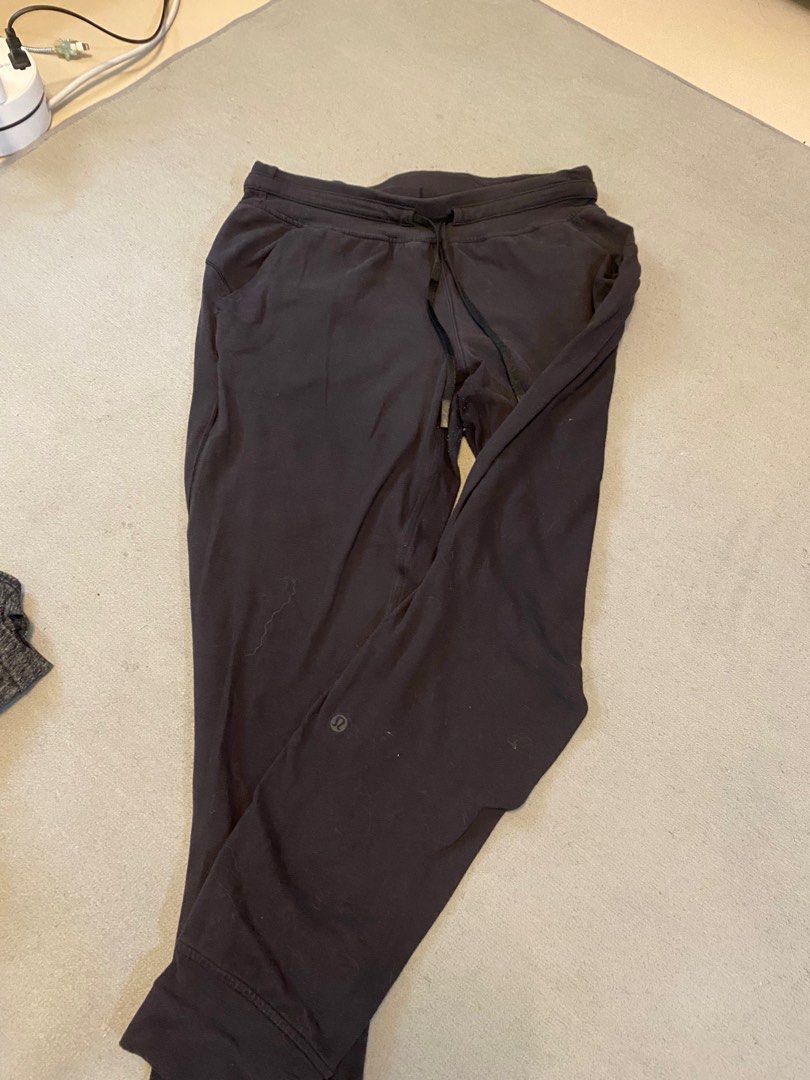 LULULEMON pants dot 6 (Category: Activewear) located in Cavite. Submitted by gedom (Listing ID 1397054846, Image 2). Description: LULULEMON pants Black dot 6 Good condition .