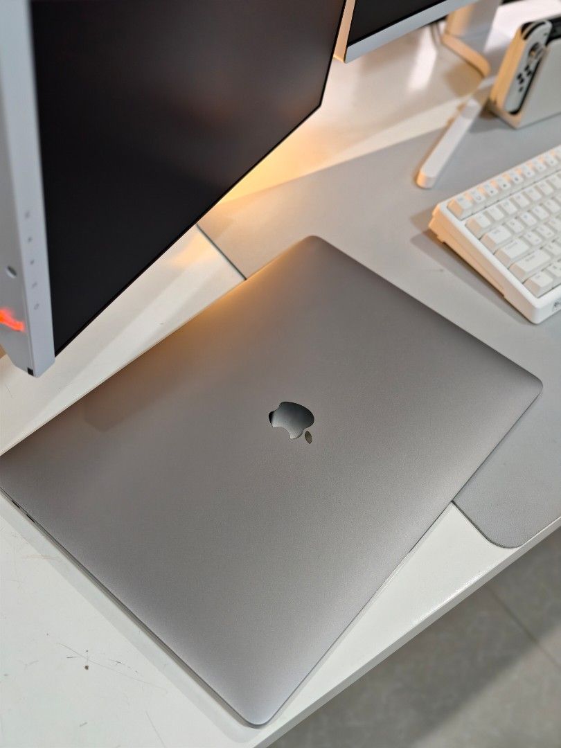 Macbook pro 2019 touch bar (Category: Laptops & Notebooks) located in Paranaque City. Submitted by zulema.zahir (Listing ID 1394457943, Image 2). Description: Selling my personal used macbook in immaculate condition. Plenty of storage 1tb, good for work from home. This one is with touch bar. All boxed complete with free charger protector. .